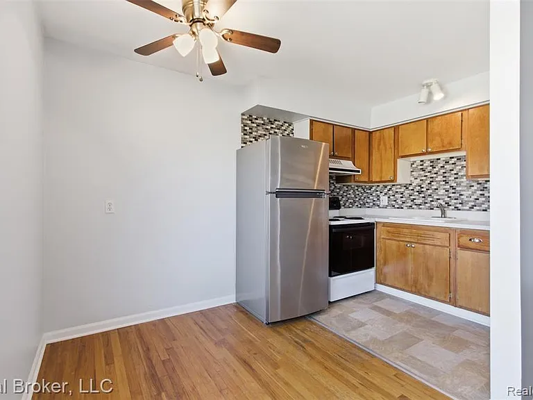 4840 Briarwood Ave #2 — Photo 11