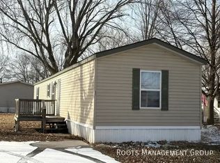 35 York Mobile Plz #35, York, NE 68467
