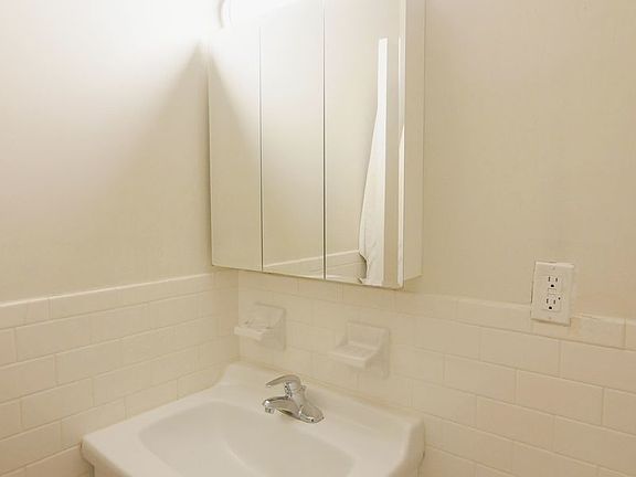 4th image of 353 E 78th St APT 9D