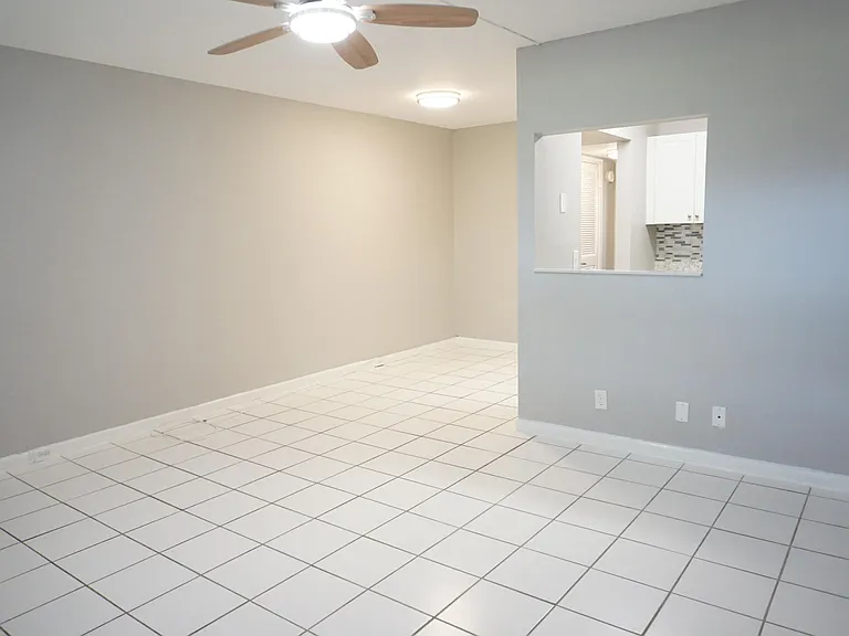 294 Chatham E #O — Photo 6