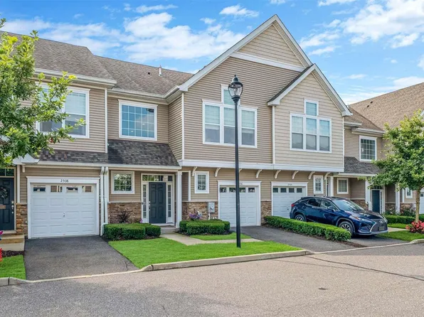 2506 Townhome Way #2506, Huntington Station, NY 11746