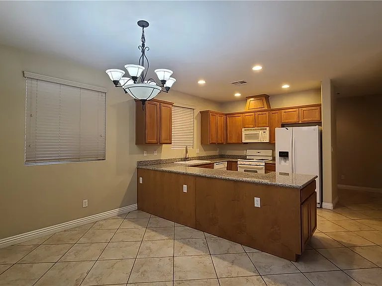 7449 W Mistral Ave #0 — Photo 8