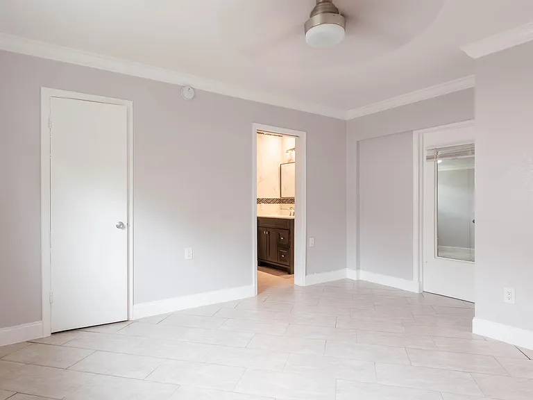 9696 SW 1st Pl — Photo 5