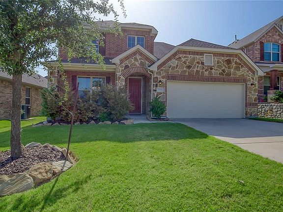2nd image of 1301 Poplar Dr