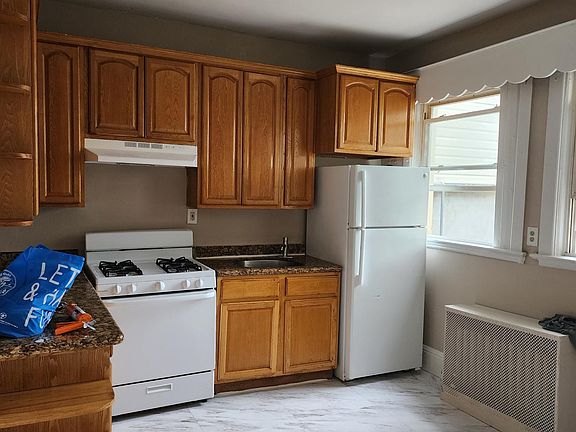 2nd image of 229 N 7th Ave #5