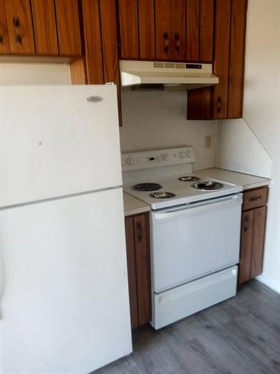 1st image of 2435 Bay Ave #11