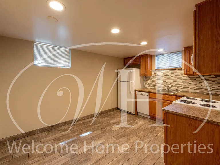 43 NE Ash Ave — Photo 5