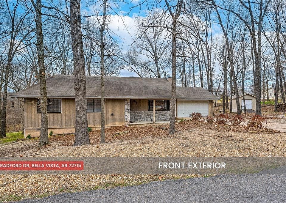 1st image of 4 Bradford Dr