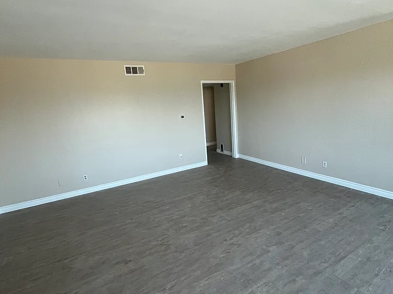 3633 Stephen M White Dr — Photo 2