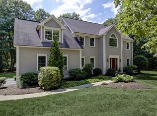 10 Whispering Ln, Holliston, MA 01746