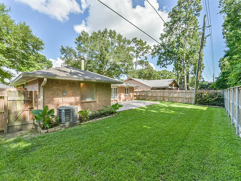 4111 Hermitage Hollow Ln — Photo 29
