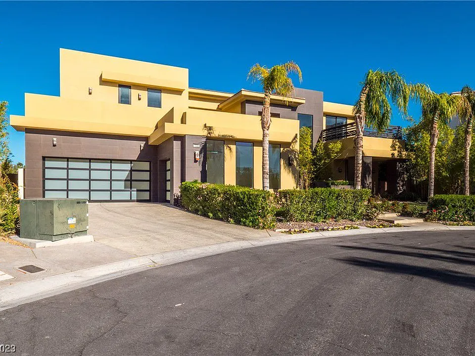 Dango✩ 7426 Yonie Ct, Las Vegas, NV 89117 | Zillow