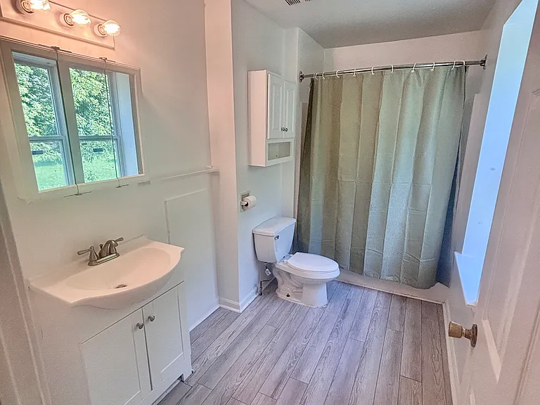 1751 Clara St — Photo 47