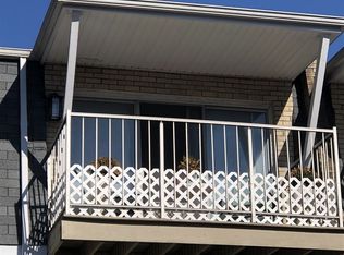 165 Thierman Ln APT 101, Louisville, KY 40207