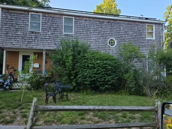 10 Mayflower Ave, Wareham, MA 02571