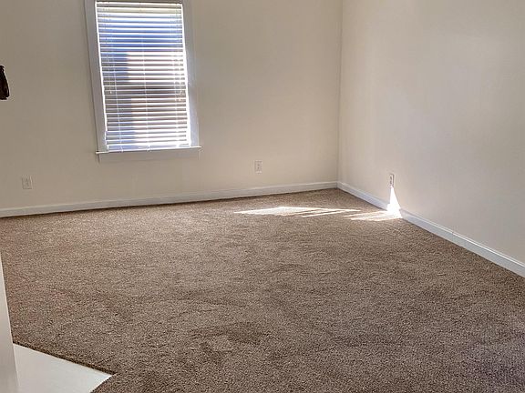 4th image of 29 Warren Ct