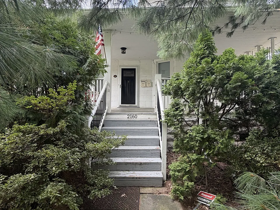 2160 Alger Rd