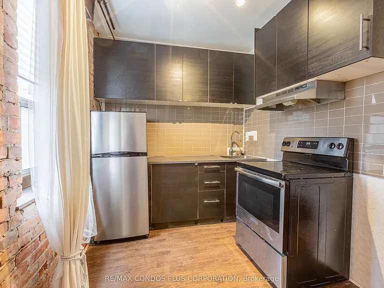 225 Gladstone Ave #105 — Photo 7