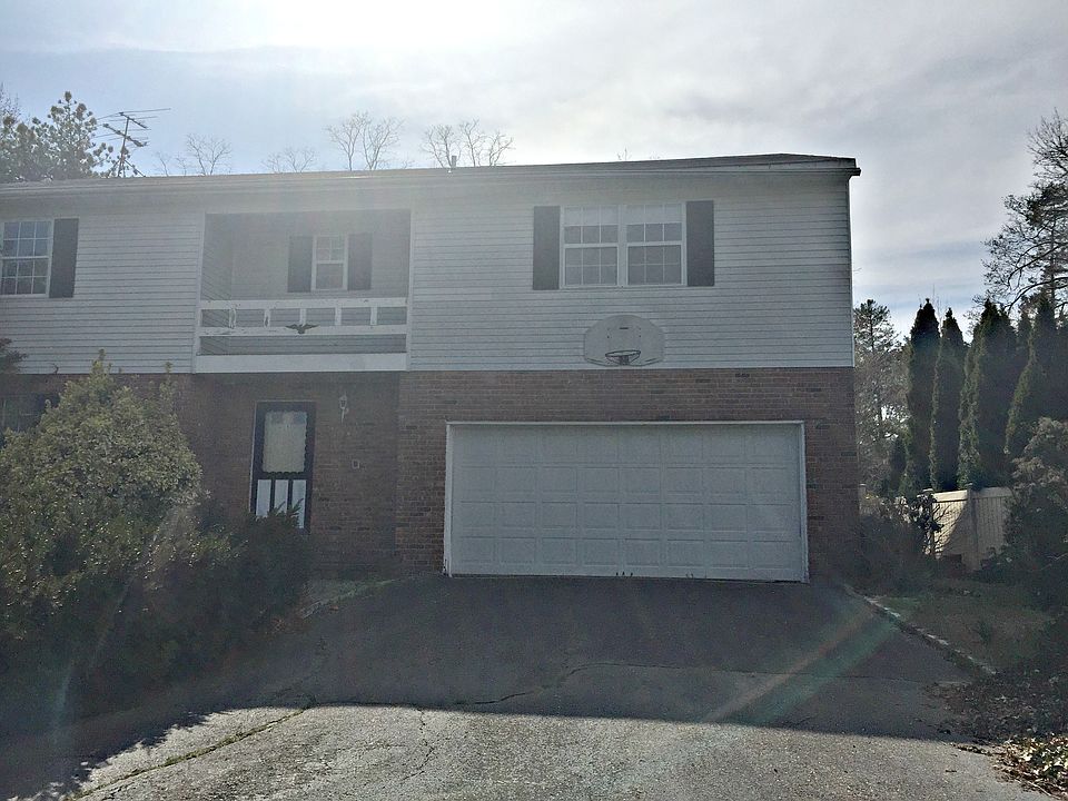 1st image of 1 Oak Point Dr W
