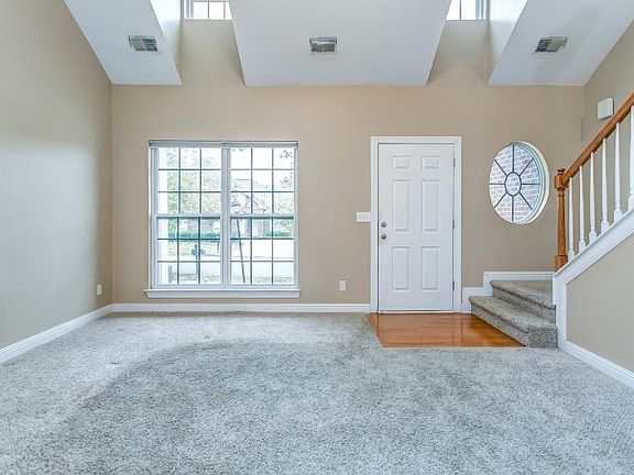 5th image of 7056 Bridgeport Dr