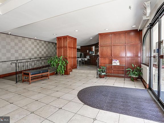 3rd image of 922 24th St NW APT 104