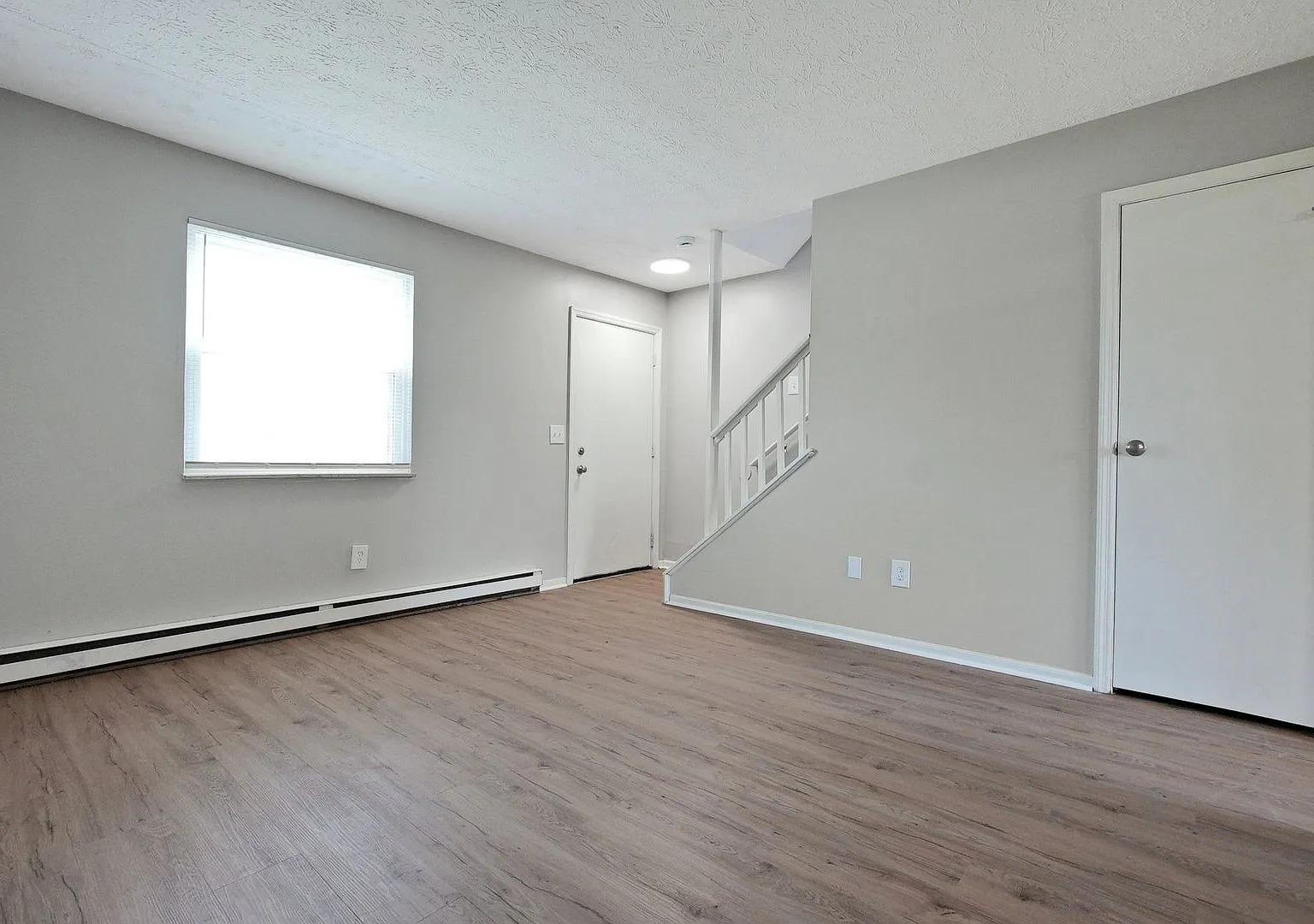 Nice 2 Bedroom Townhome in Southwest Columbus — Photo 3
