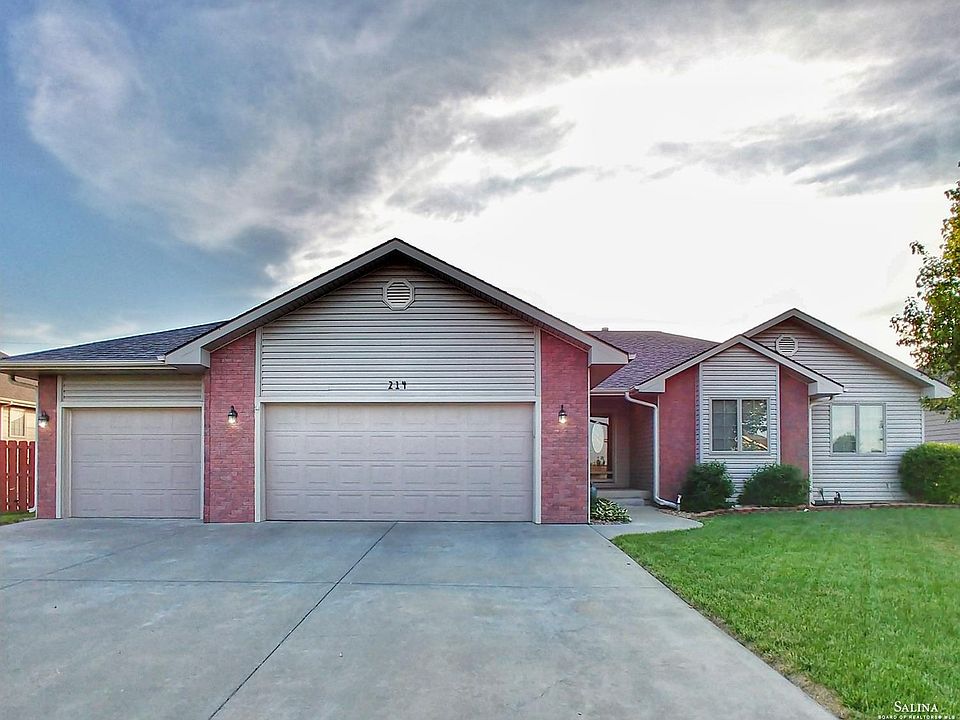 1st image of 214 Greystone Dr