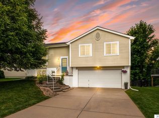 15309 Wirt St, Omaha, NE 68116