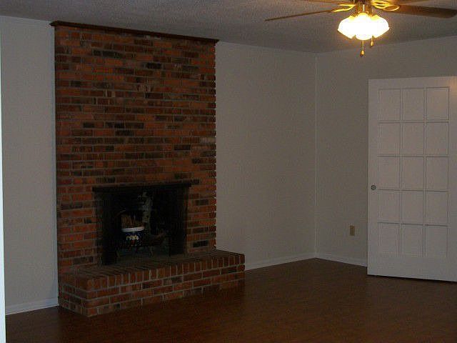 2nd image of 2983 Huntington Dr