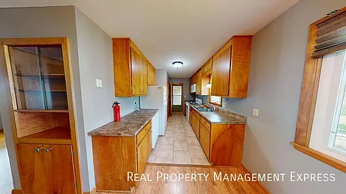 2200 W 39th St Photo 1