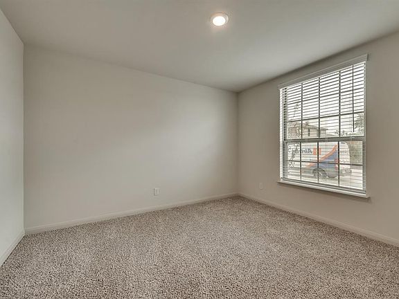 3rd image of 913 1st Dr