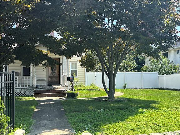 2nd image of 1023 Newbridge Road