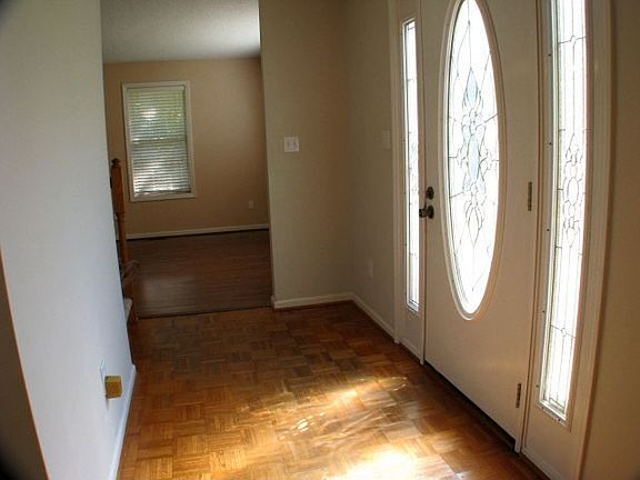 5th image of 100 Camden Woods Dr