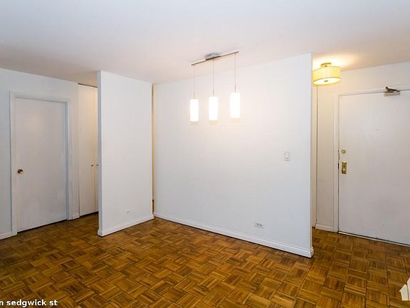 3rd image of 2007 N Sedgwick St #617