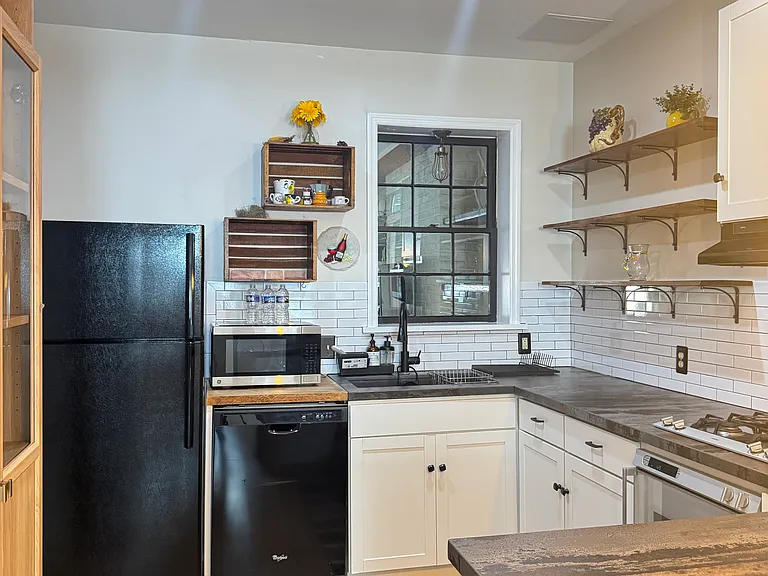 923 Lovering Ave — Photo 52