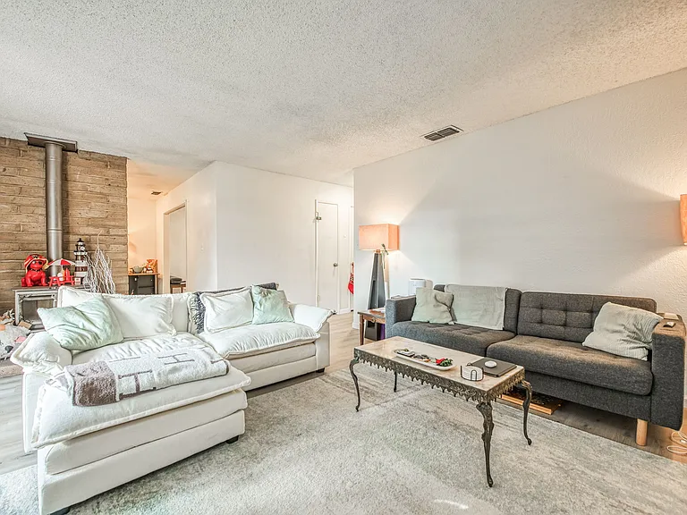 6035 N College Ave #B — Photo 18