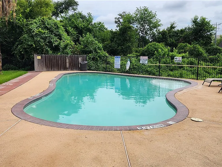 141 Forest Dr — Photo 31