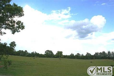 2nd image of 1983 Franklin Pike