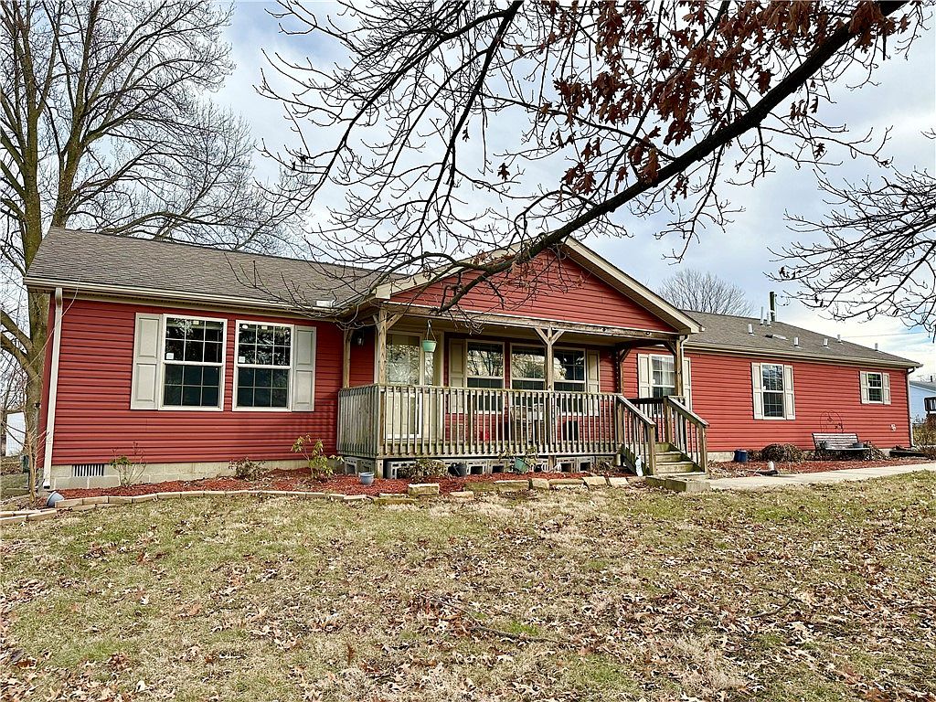 304 N 1st St, Ridge Farm, IL 61870 MLS 6225895 Zillow
