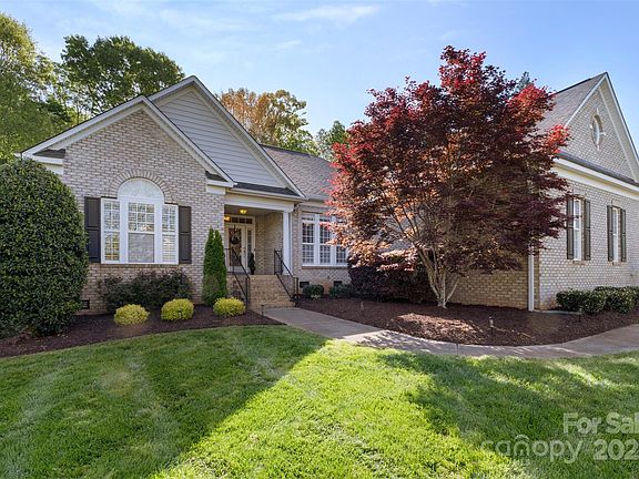 2nd image of 1317 Waynewood Dr