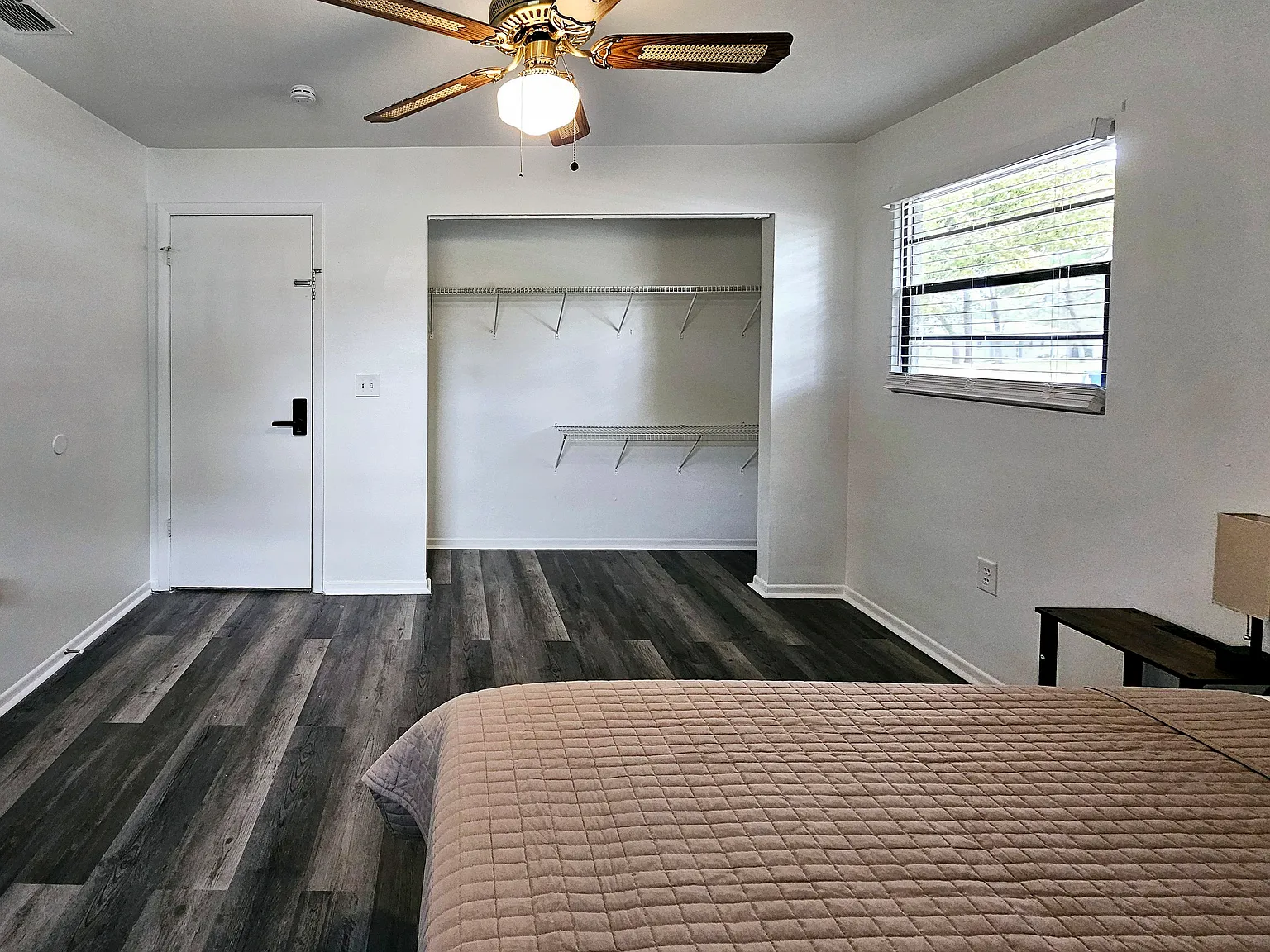 4 bed, 2.0 bath, 1062 sqft, $706 — Photo 4