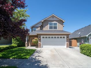 609 Spring Valley Dr, Medford, OR 97501