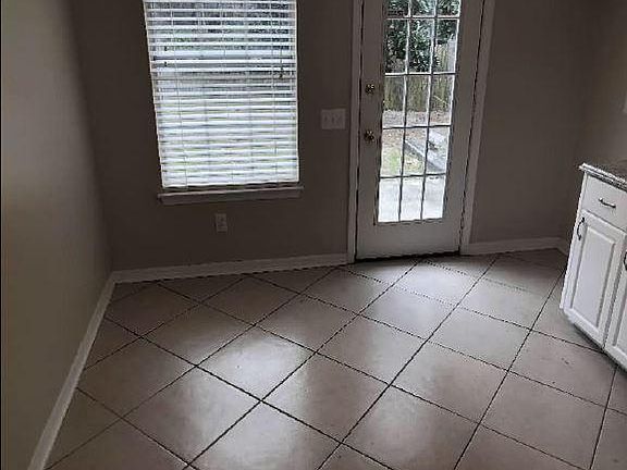 4th image of 1319 Sterling Point Dr