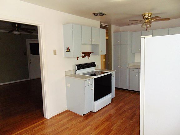 3rd image of 727 Carolina St