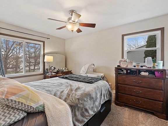 3rd image of 109 W Devon St #111