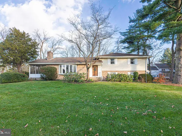 1624 S Crescent Blvd, Yardley, PA 19067