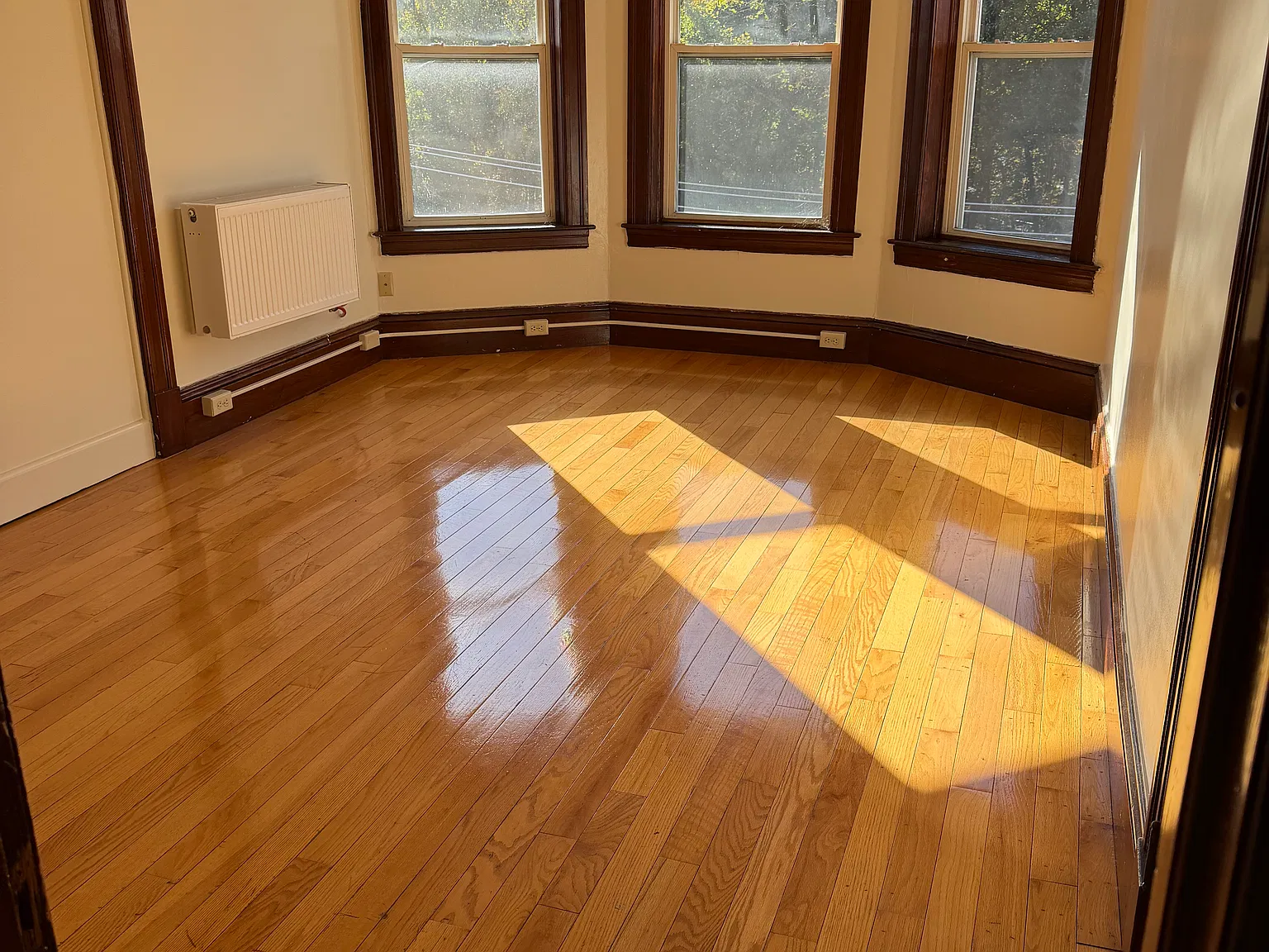 2 bed, 725 sqft, $1,405 — Photo 1