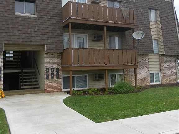 2nd image of 1155 N Elm St APT L