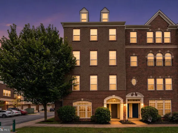 13752 Earhart Cir, Herndon, VA 20171