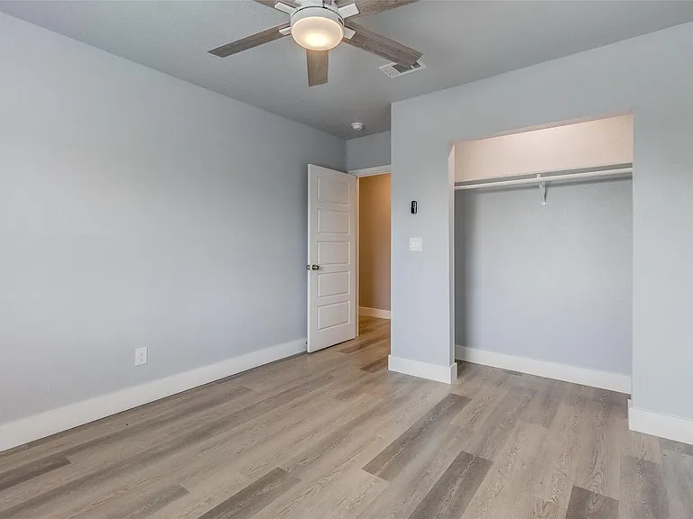 100 County Road 4140 — Photo 34